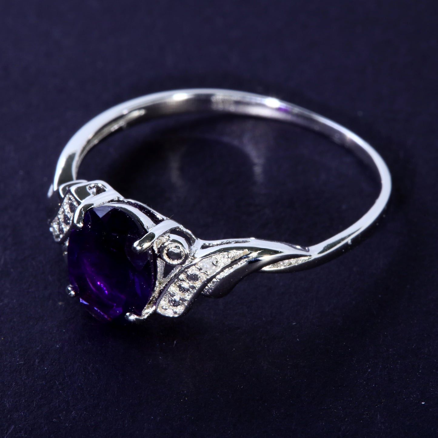 JLUXS Ladies White Gold Rhodium Over Sterling Silver Diamond & 1.50 Cts Amethyst Ring