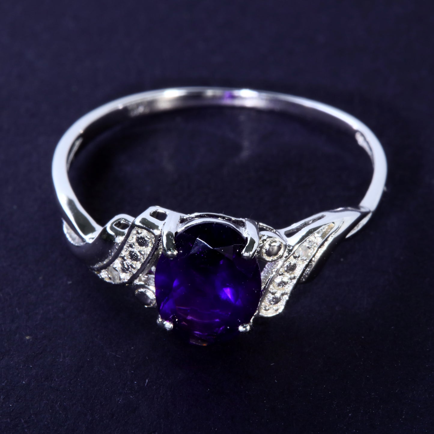 JLUXS Ladies White Gold Rhodium Over Sterling Silver Diamond & 1.50 Cts Amethyst Ring