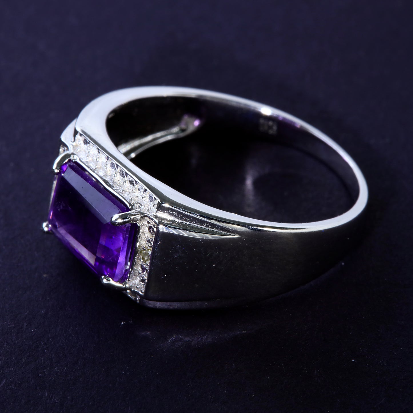 JLUXS Ladies White Gold Rhodium Over Sterling Silver Diamond & 1.50 Cts Amethyst Ring
