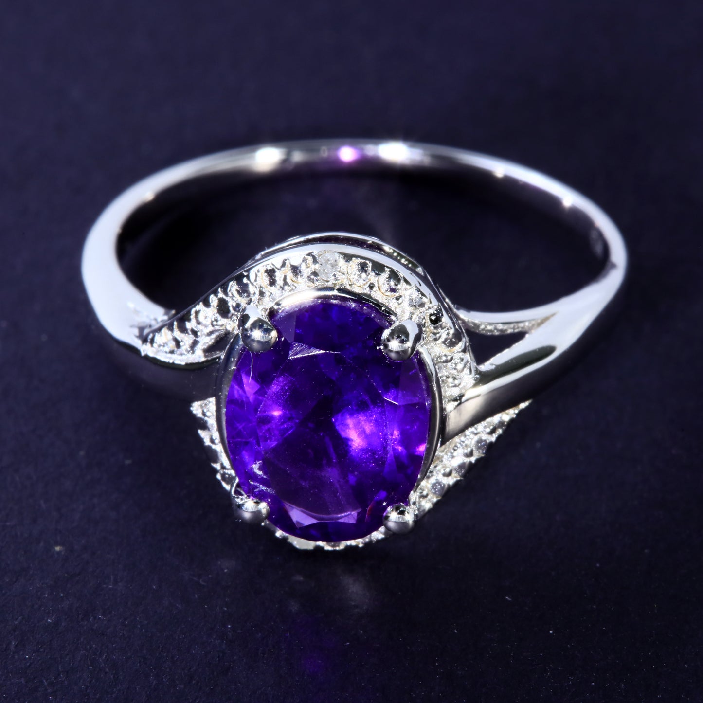 JLUXS Ladies White Gold Rhodium Over Sterling Silver Diamond & 1.50 Cts Amethyst Ring