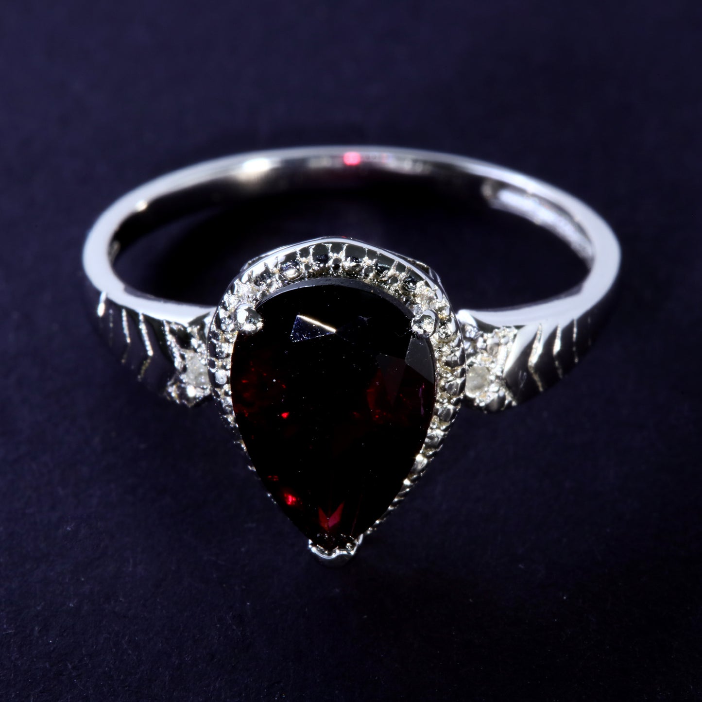 JLUXS Ladies White Gold Rhodium Over Sterling Silver Diamond & 1.80 Cts Garnet Ring