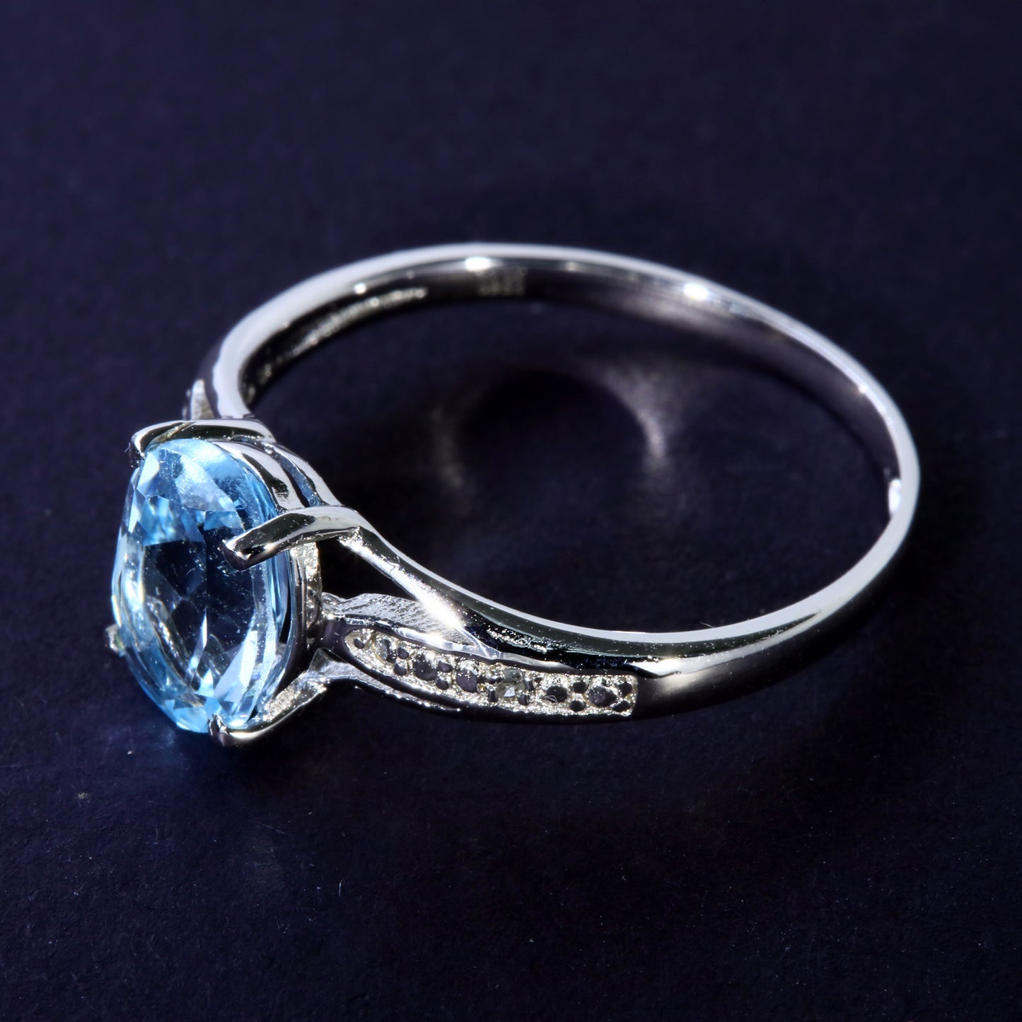 JLUXS Ladies White Gold Rhodium Over Sterling Silver Diamond & 1.50 Cts Blue Topaz Ring